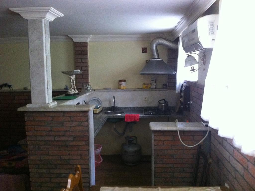 Guest House Kldiashvili バトゥーミ 部屋 写真